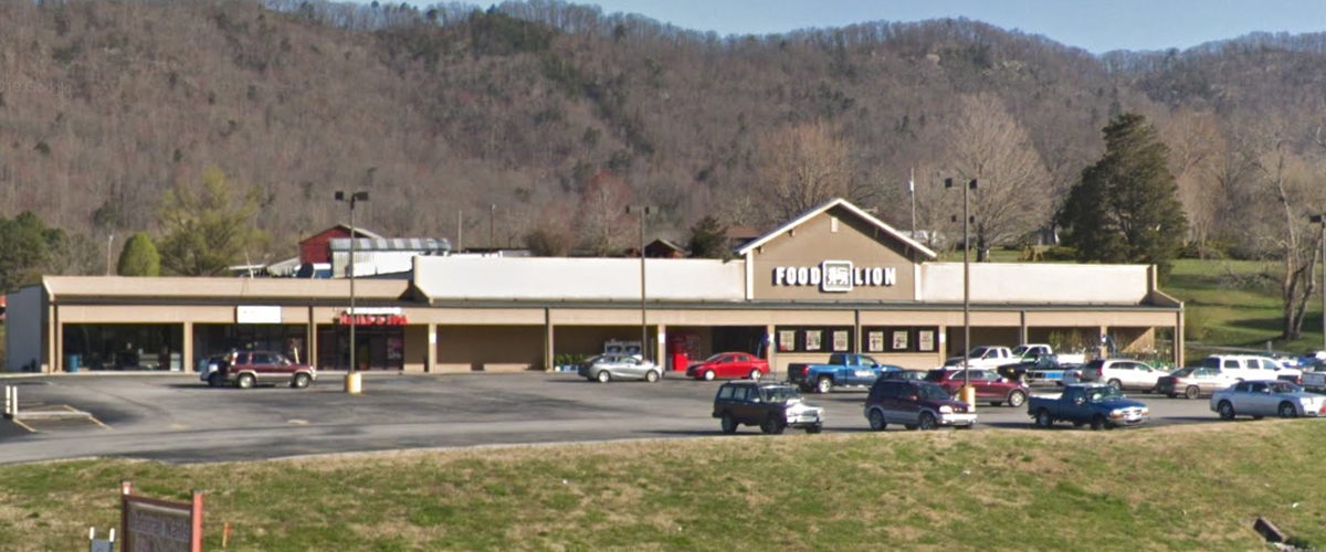 Valley View Shopping Center – LaFollette, Tennessee Left